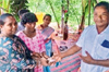 Sullia: Kerala woman returns lost gold bracelet; owner rewards her with Rs 1 lakh
